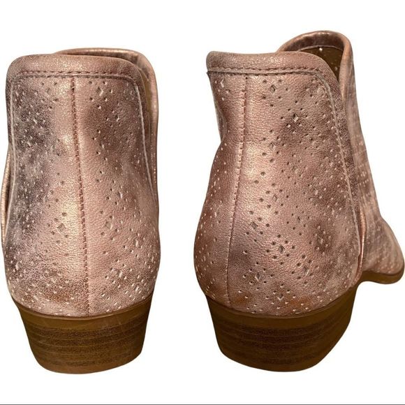 Lucky brand beige/pink metallic ankle booties size 6 excellent condition - Picture 2 of 6